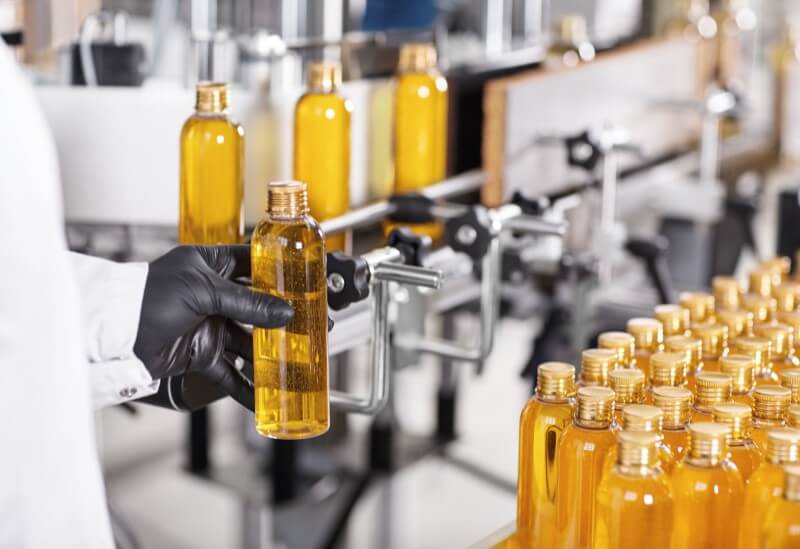 A Look at Automated Industrial Liquid Packaging Machines